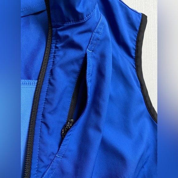 Brooks Womens Running Vest Size Medium Blue Zip Up Active Top - Picture 5 of 9